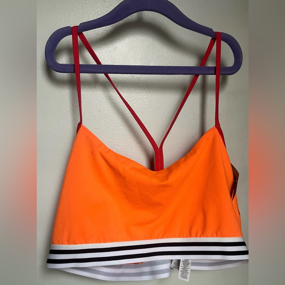 *NEW WITH TAGS!* Women’s adidas sports bra, Size L